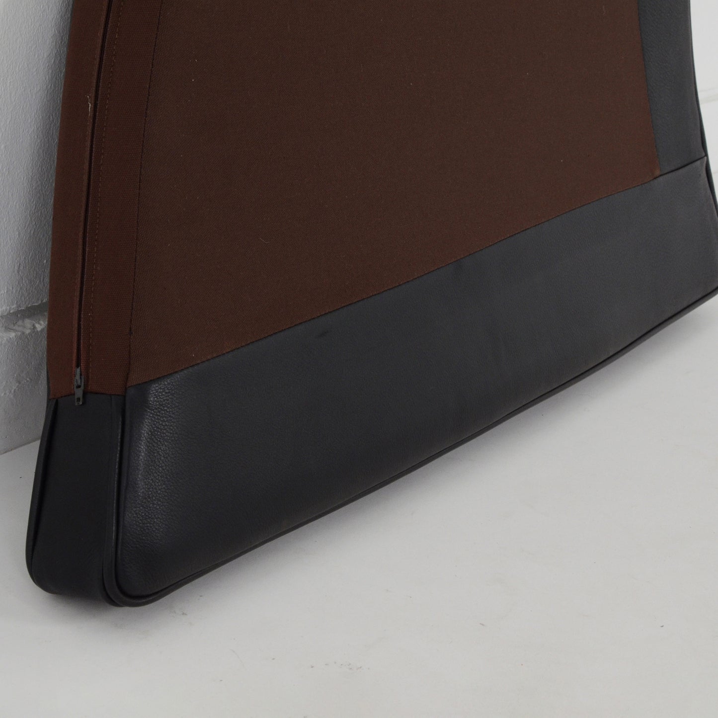 3シーターレザーソファ