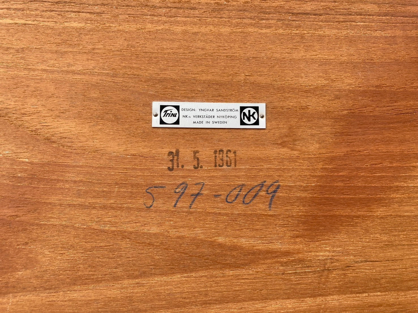 Yngvar Sandstrom ベッドサイドテーブル