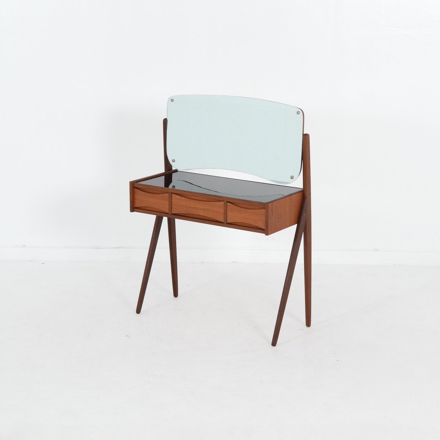 Arne Vodder ドレッサー