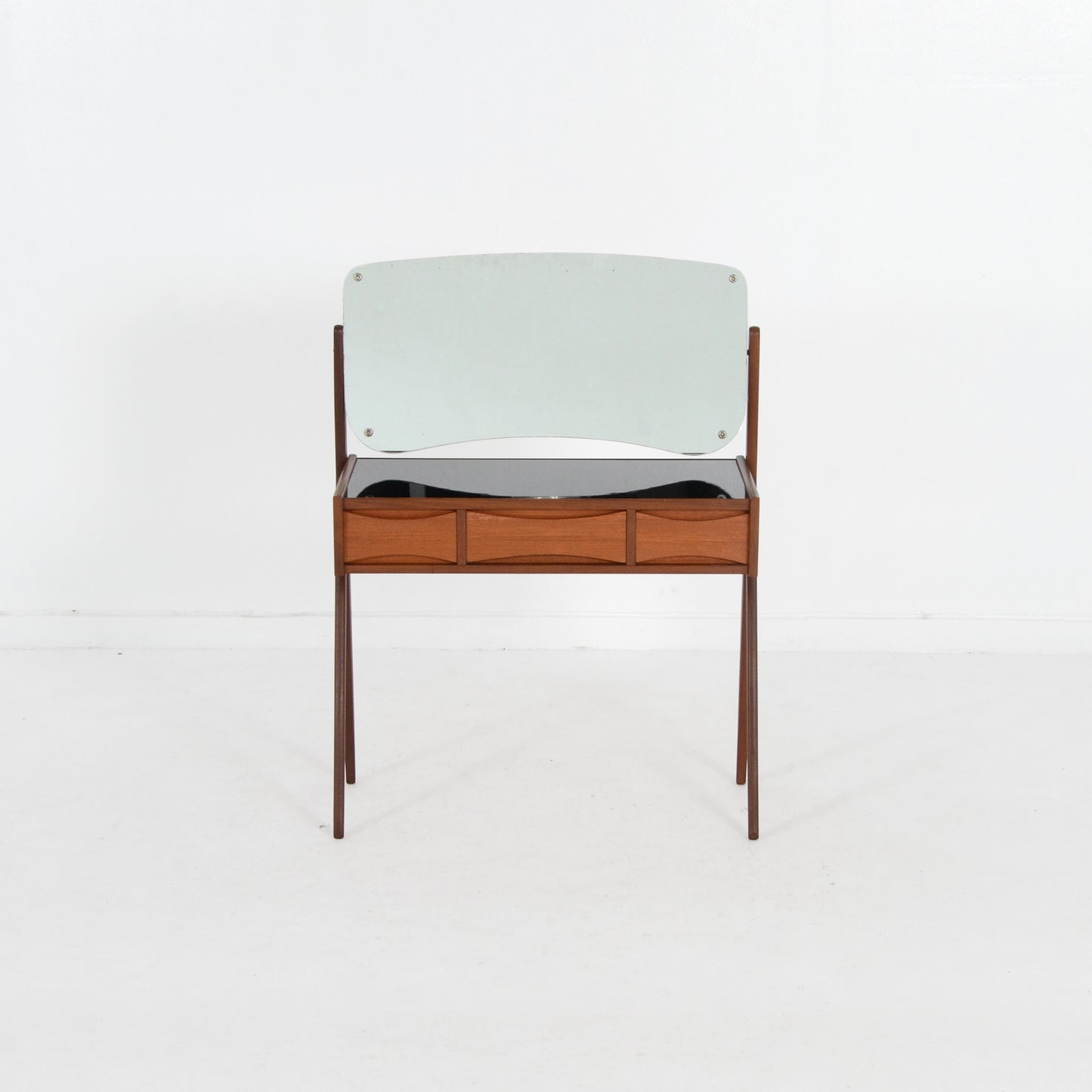 Arne Vodder ドレッサー