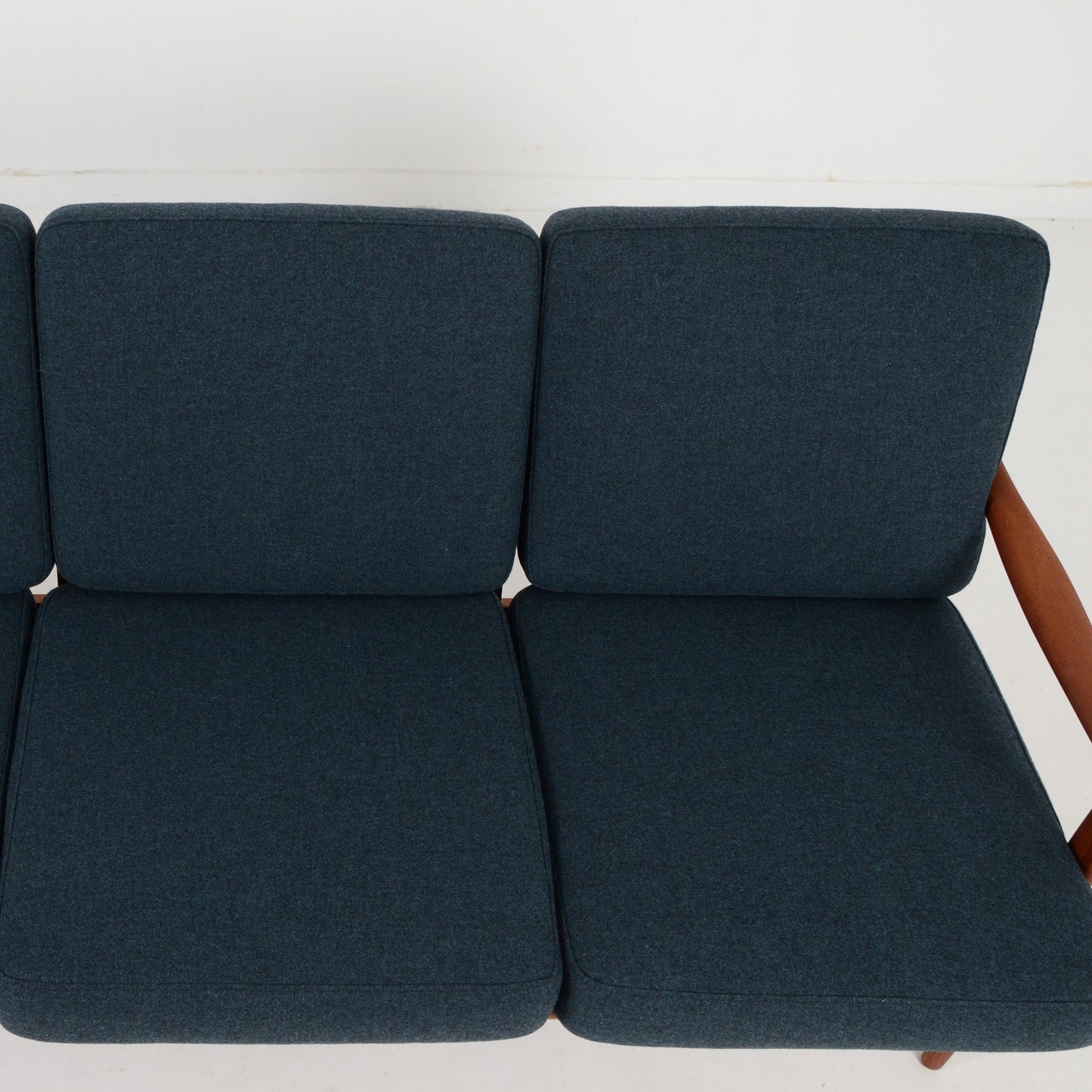 3シーターモダンソファ Fredrik A. Kayser