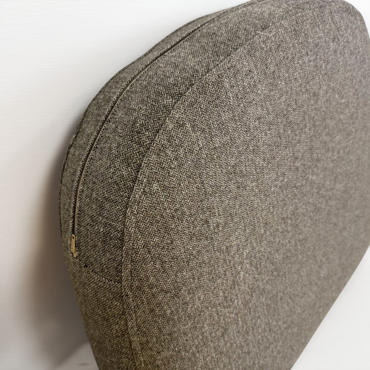 1シーターハイバックアームチェア