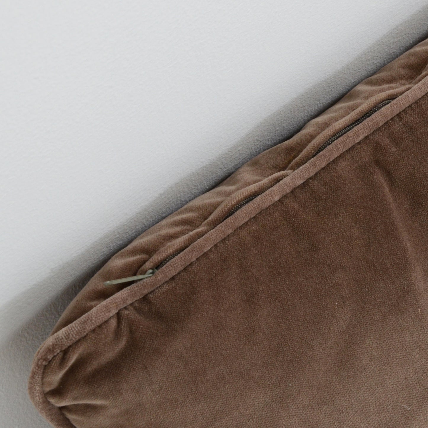 2シーターソファ (クッション付)