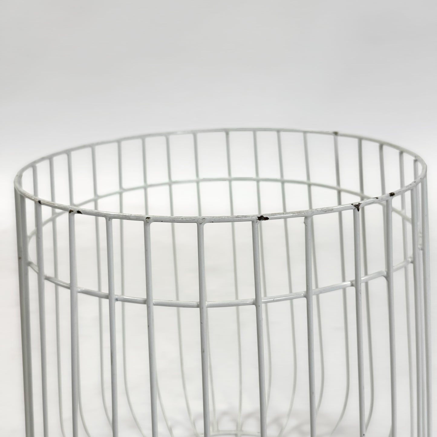 ワイヤーストレージテーブル