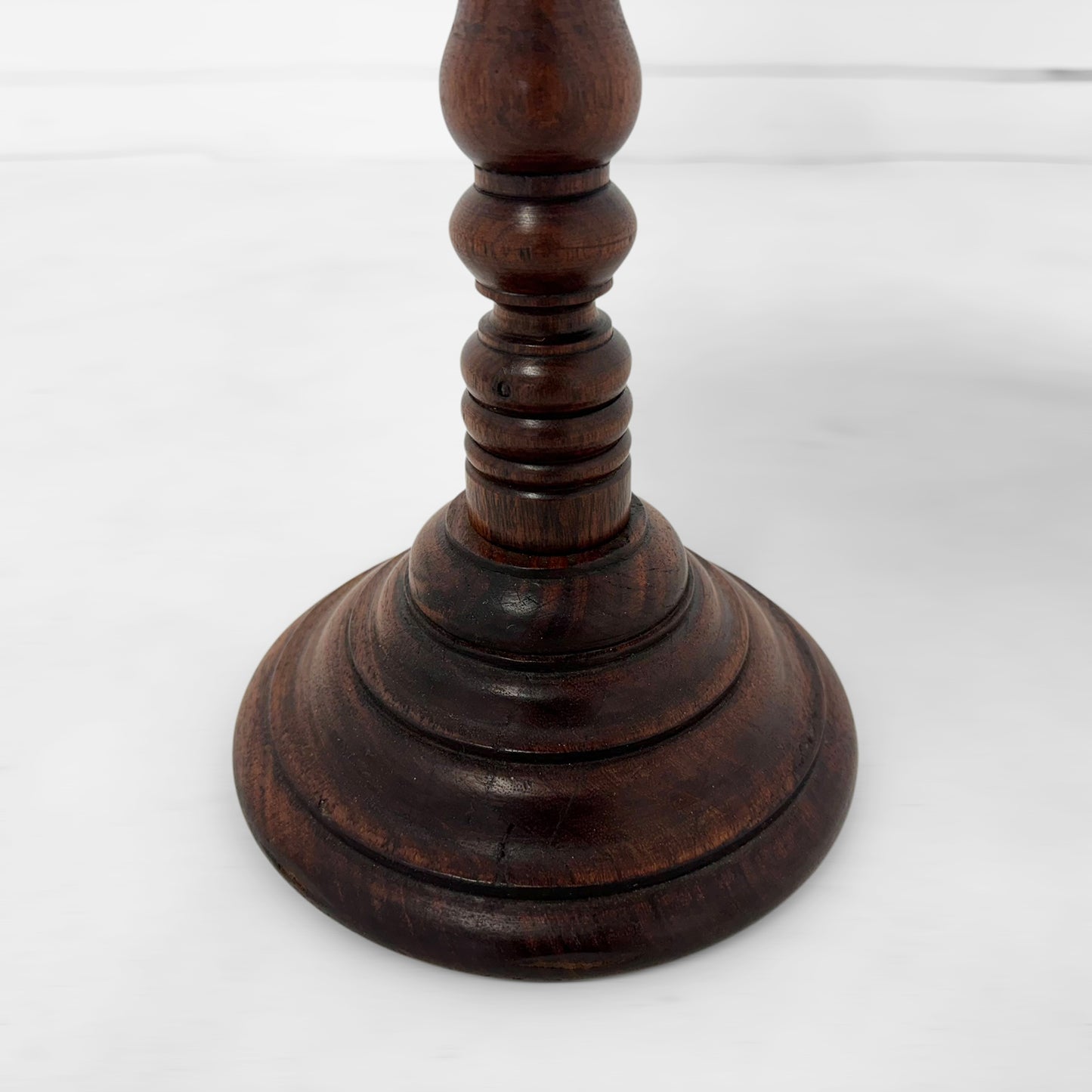 ラウンドサイドテーブル