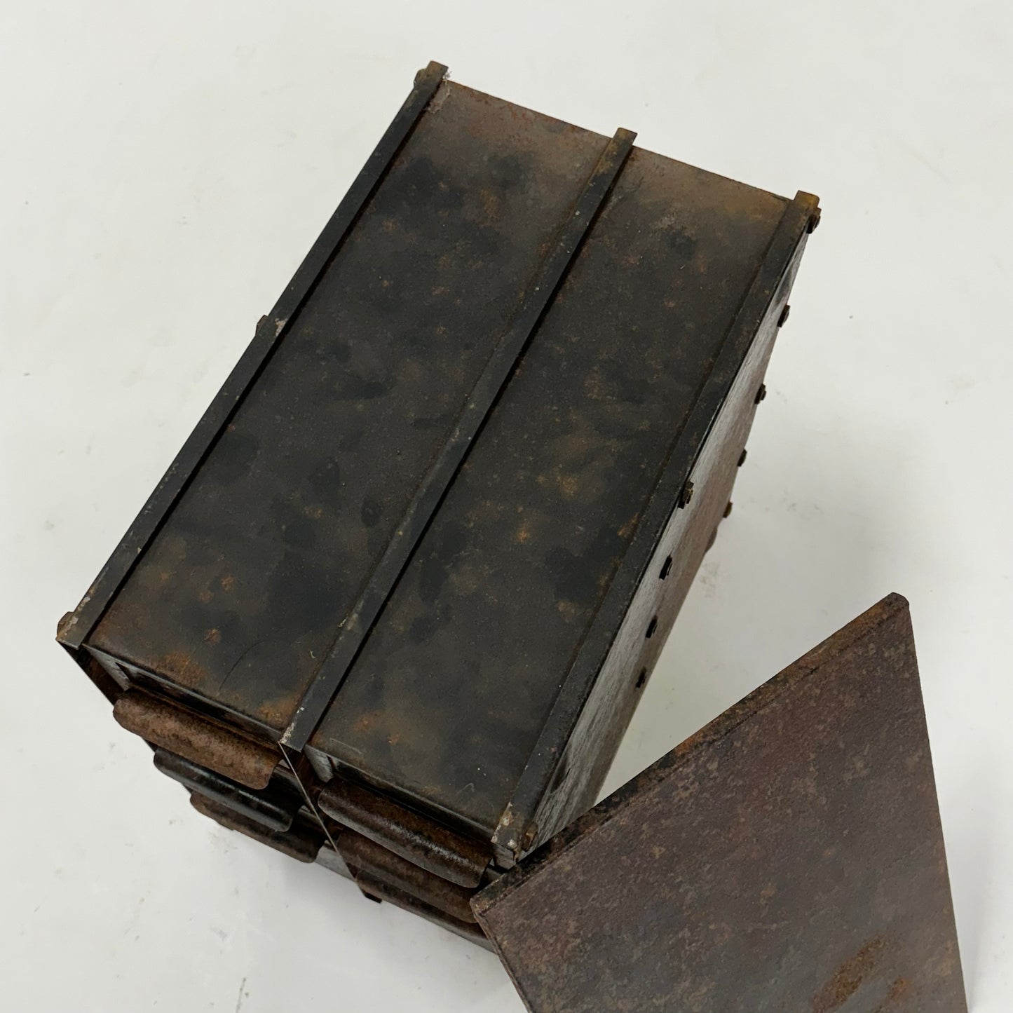 メタルデスクチェスト