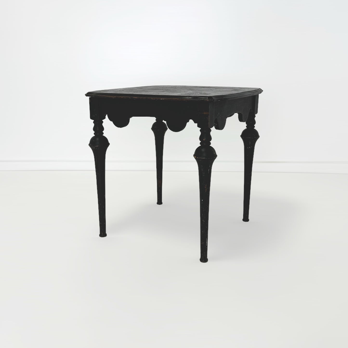 サイドテーブル