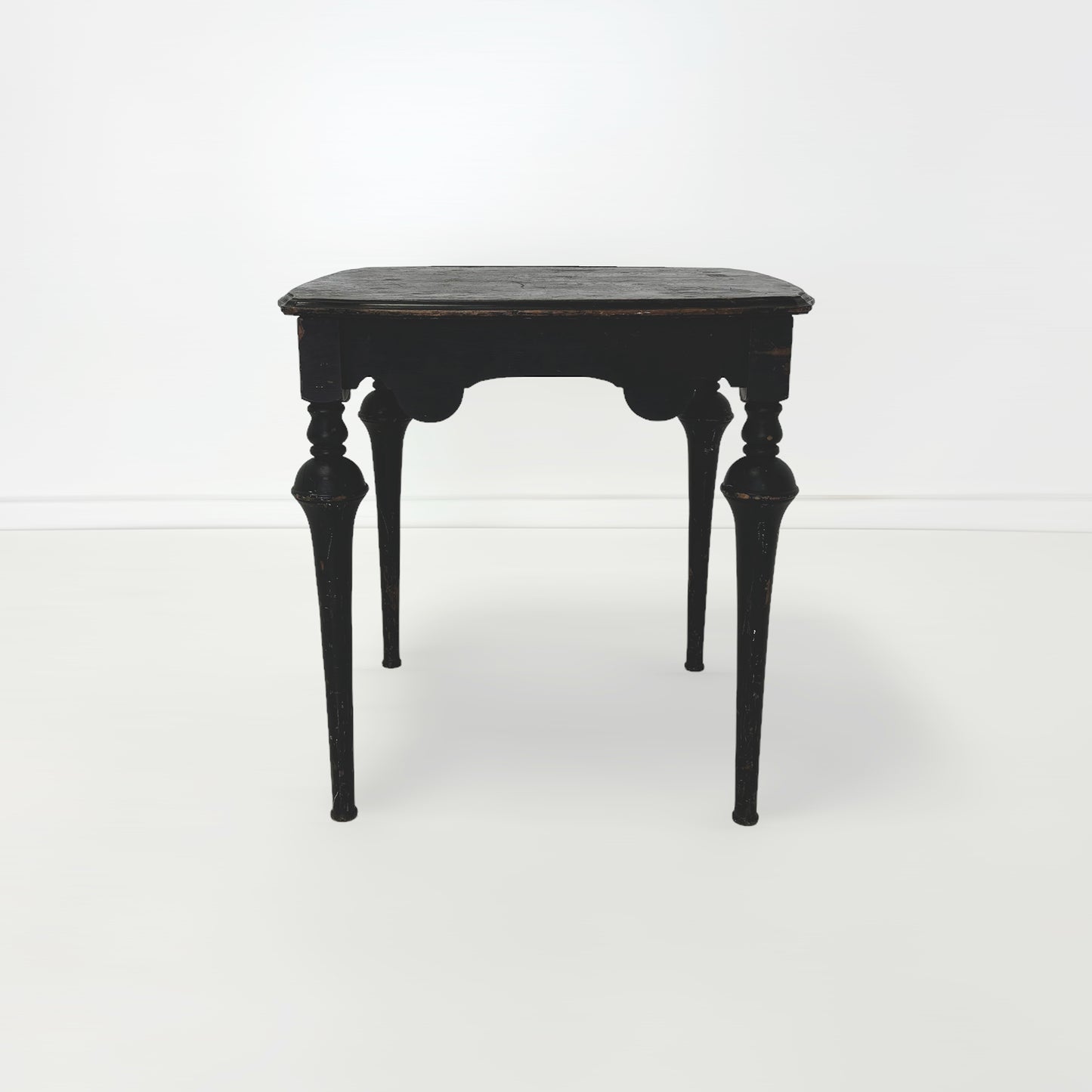 サイドテーブル