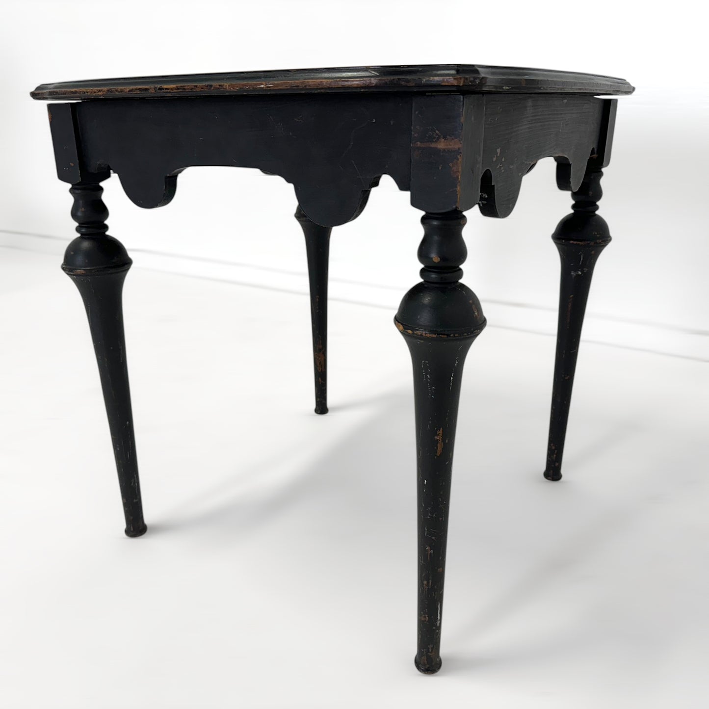 サイドテーブル