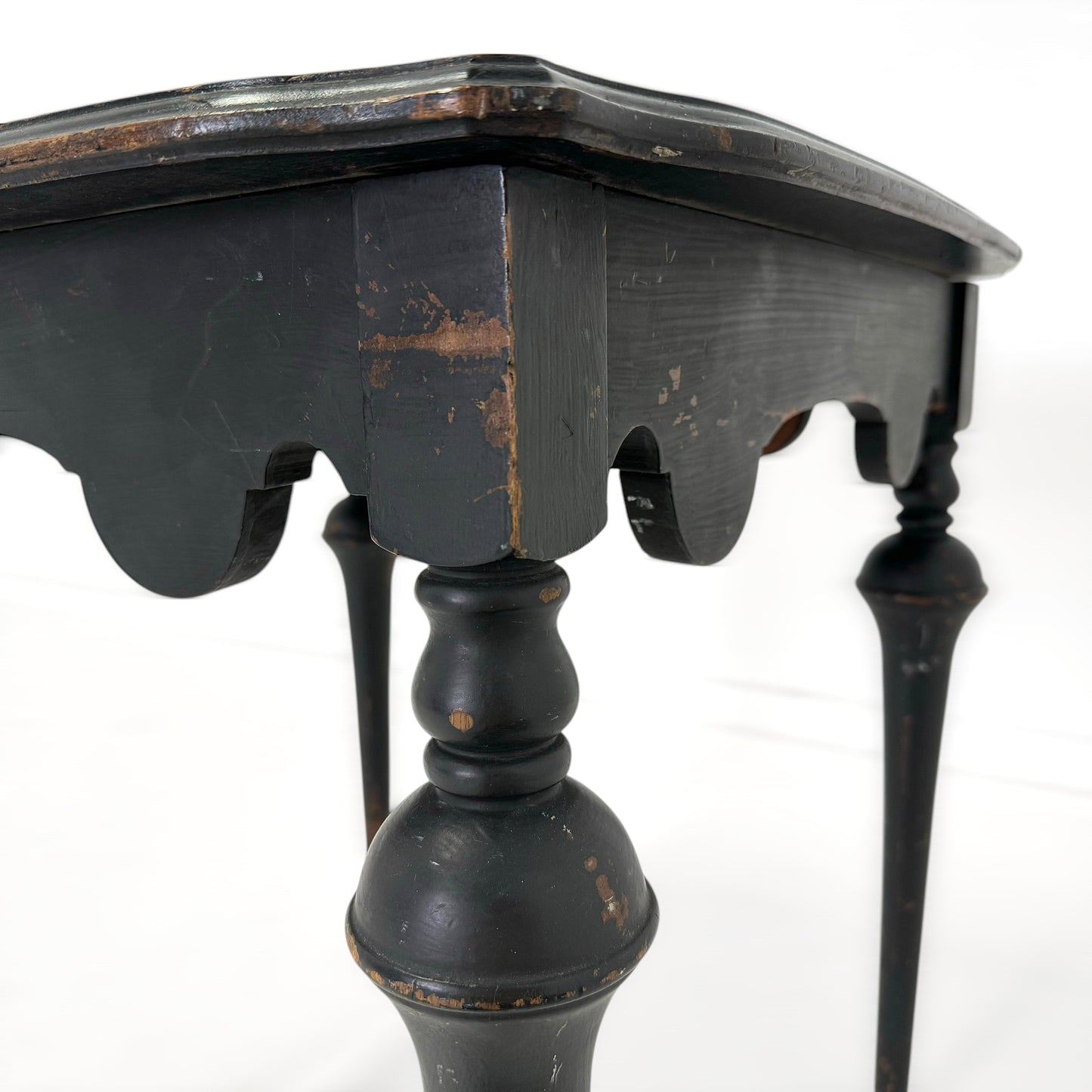 サイドテーブル