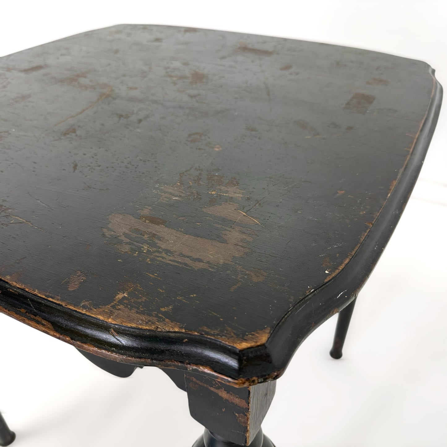 サイドテーブル