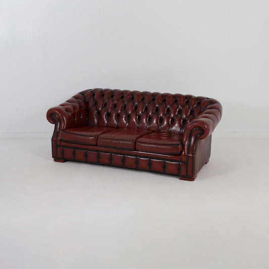 チェスターフィールド 3シーターレザーソファ