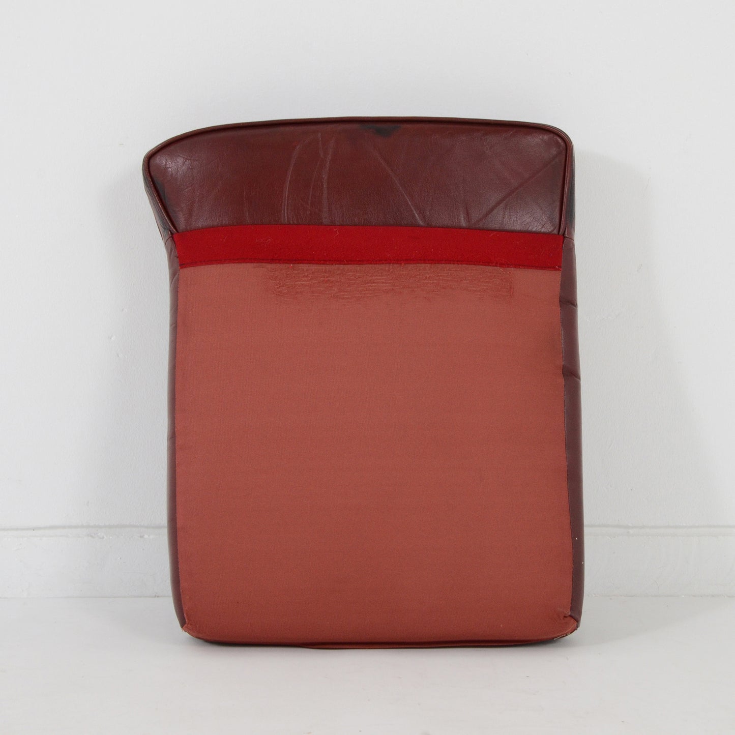 チェスターフィールド 3シーターレザーソファ