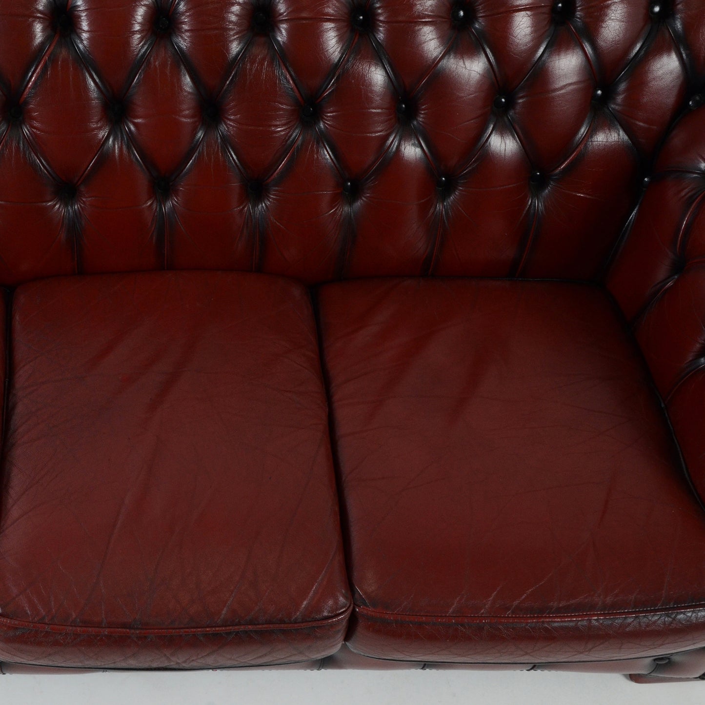 チェスターフィールド 3シーターレザーソファ