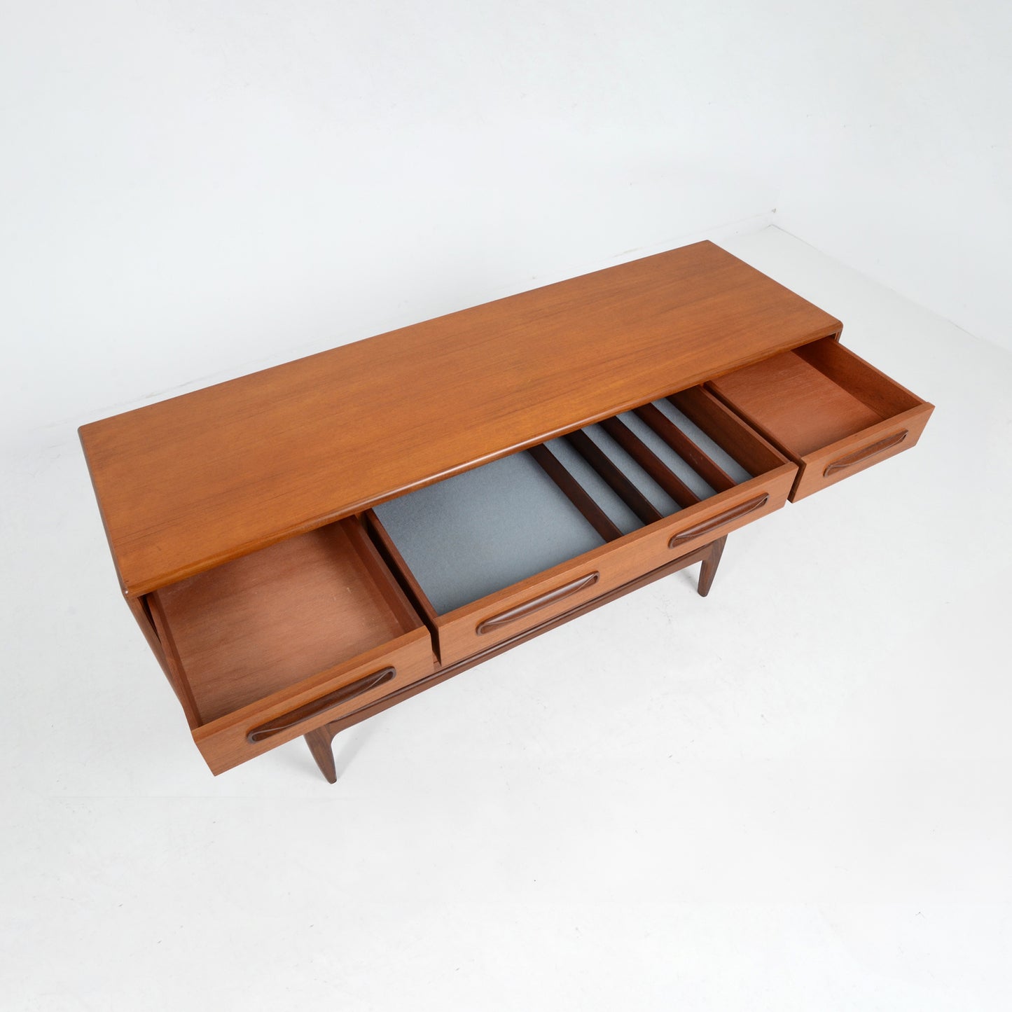 ご売約済）G-PLAN Fresco ショートサイドボード