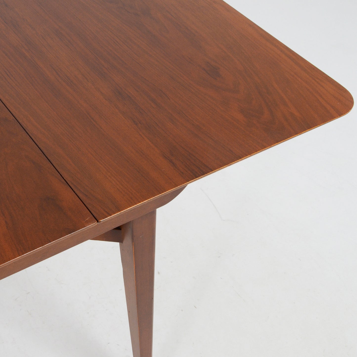 Beautility ティーテーブル