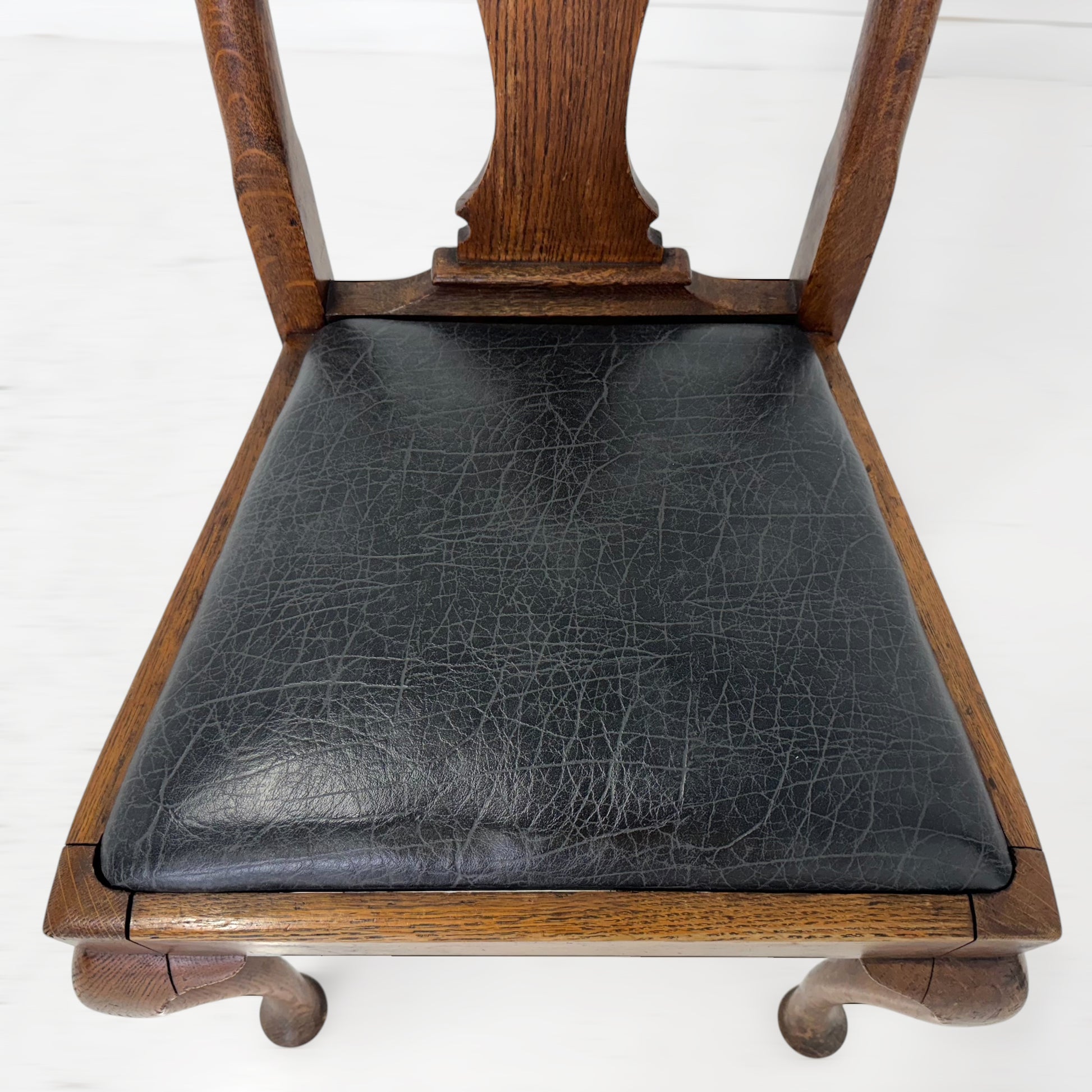 座面多少へこみ有り