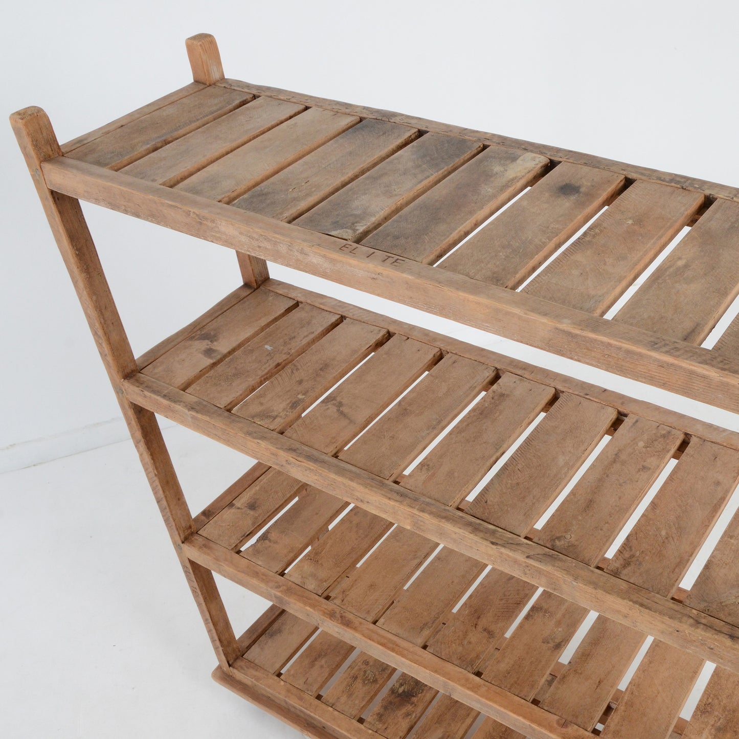 オープンシェルフ