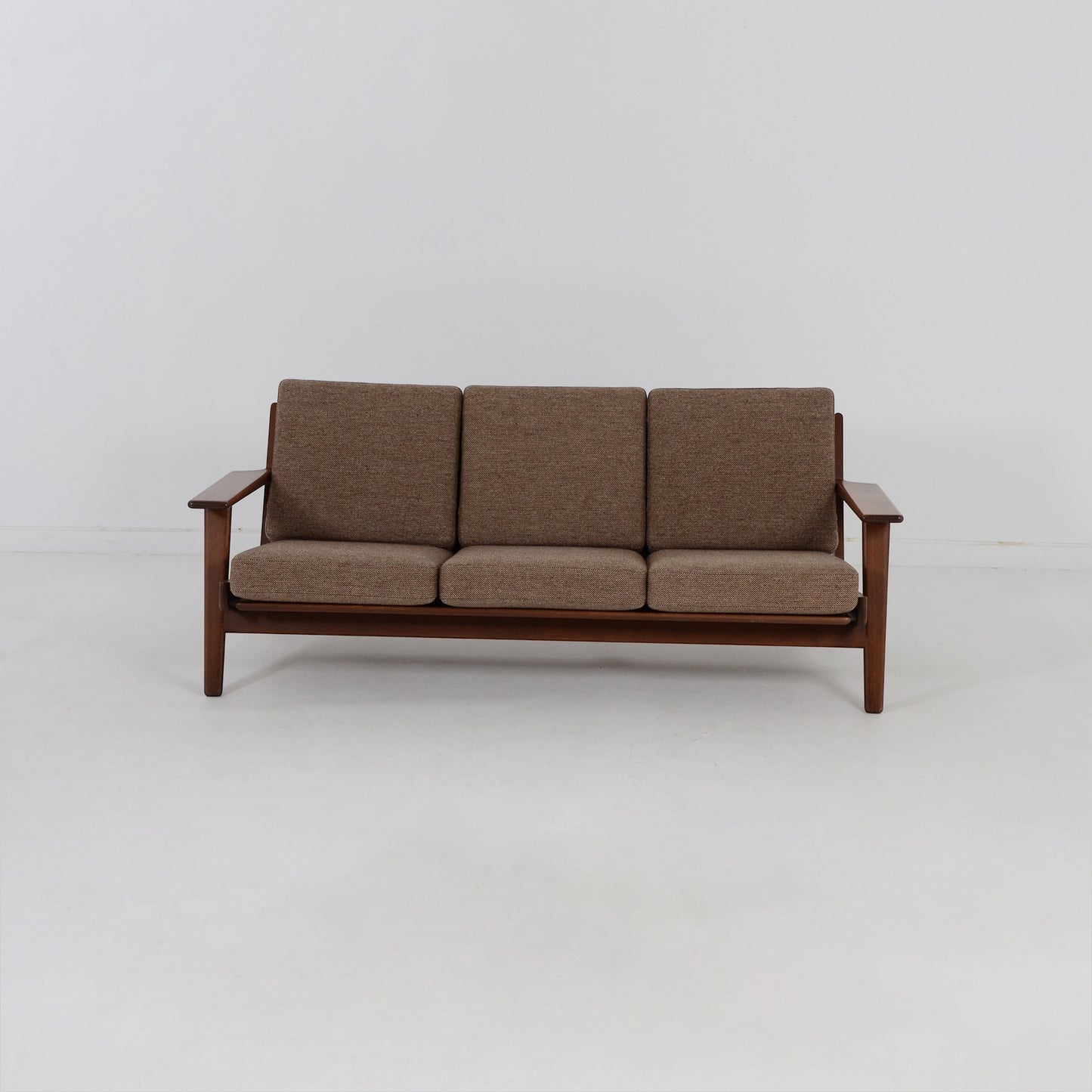 Hans J Wegner GE290 3シーターソファ