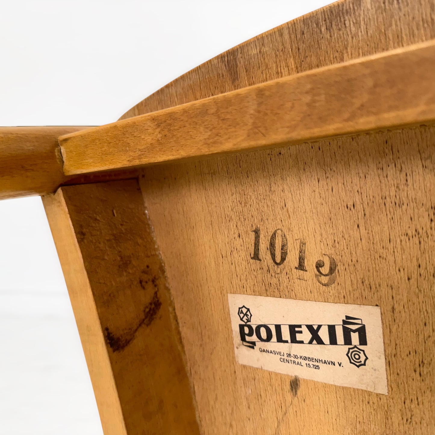 スタッキングチェア