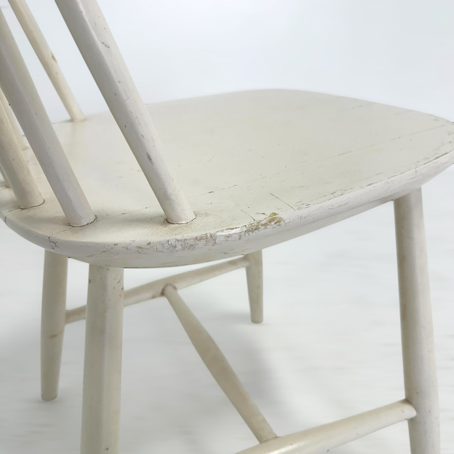 ホワイトチェア