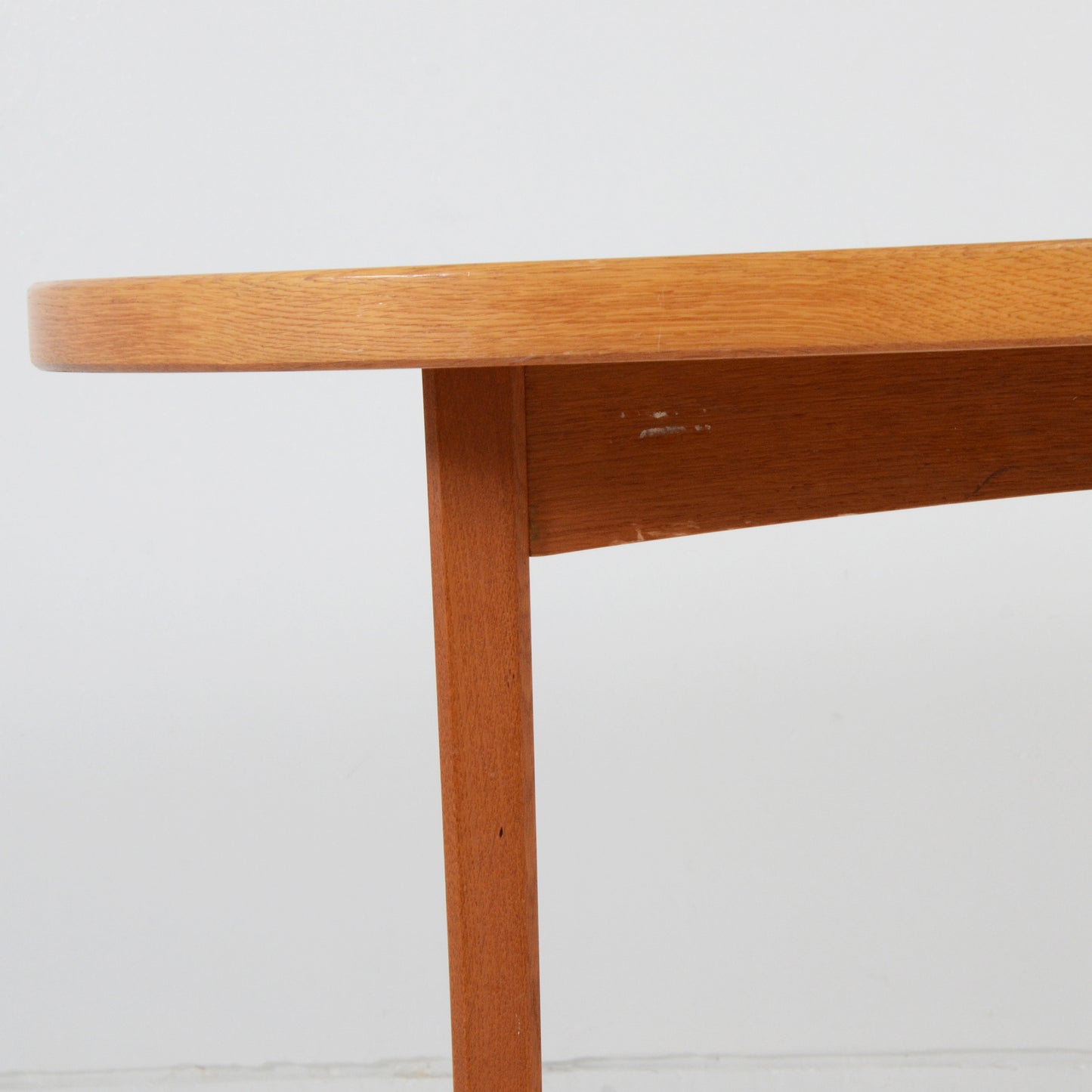 B. Fridhagen ダイニングテーブル