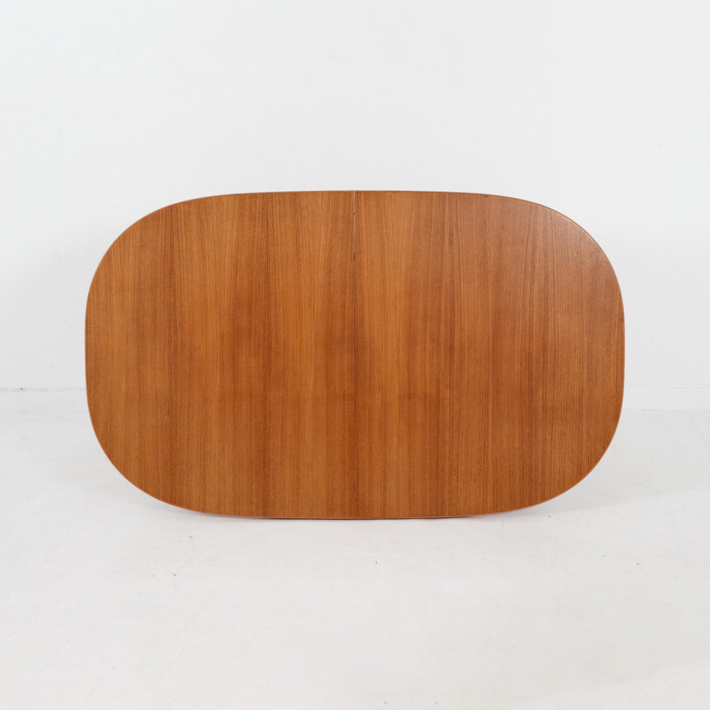 B. Fridhagen ダイニングテーブル