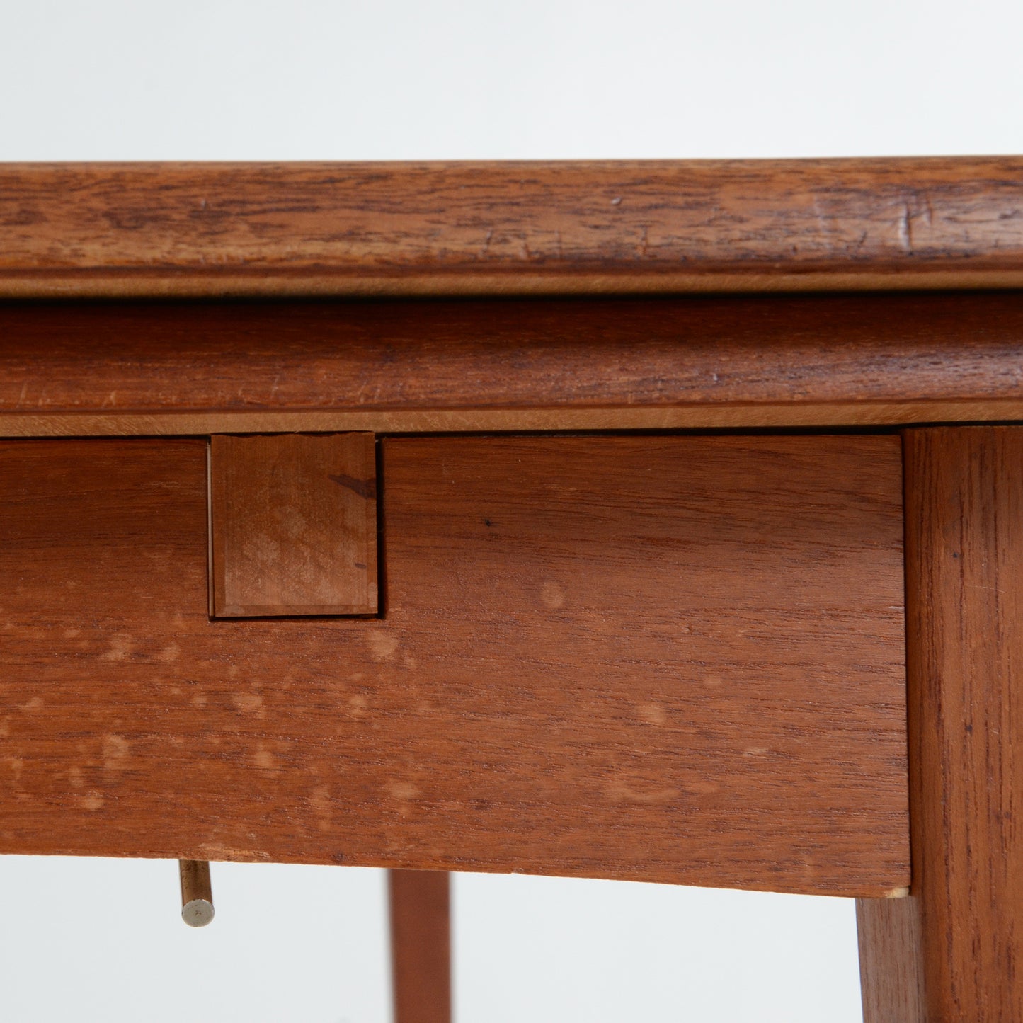 伸長式ダイニングテーブル