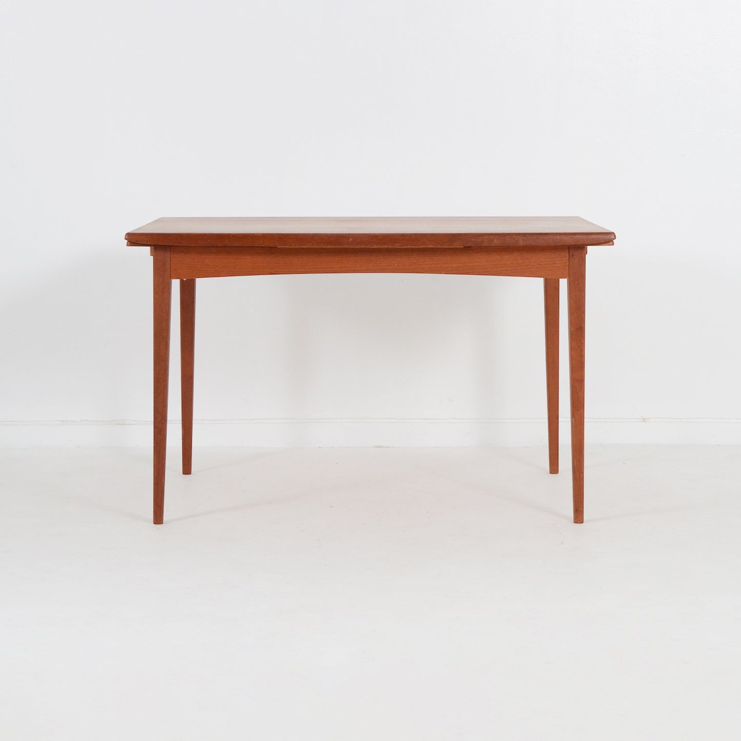 伸長式ダイニングテーブル