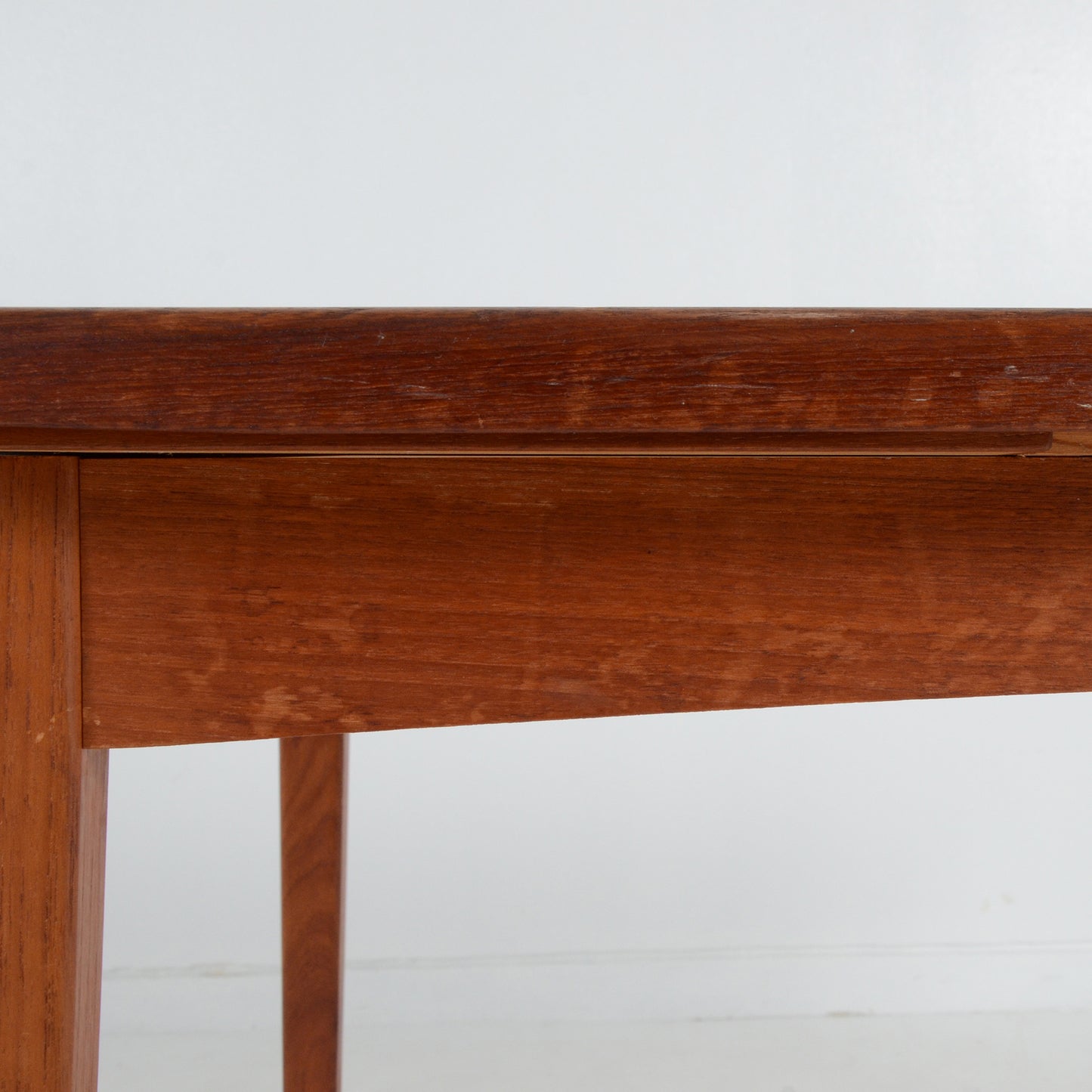 伸長式ダイニングテーブル