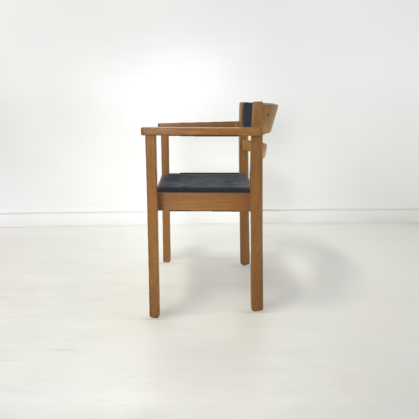 アームチェア Axel Larsson