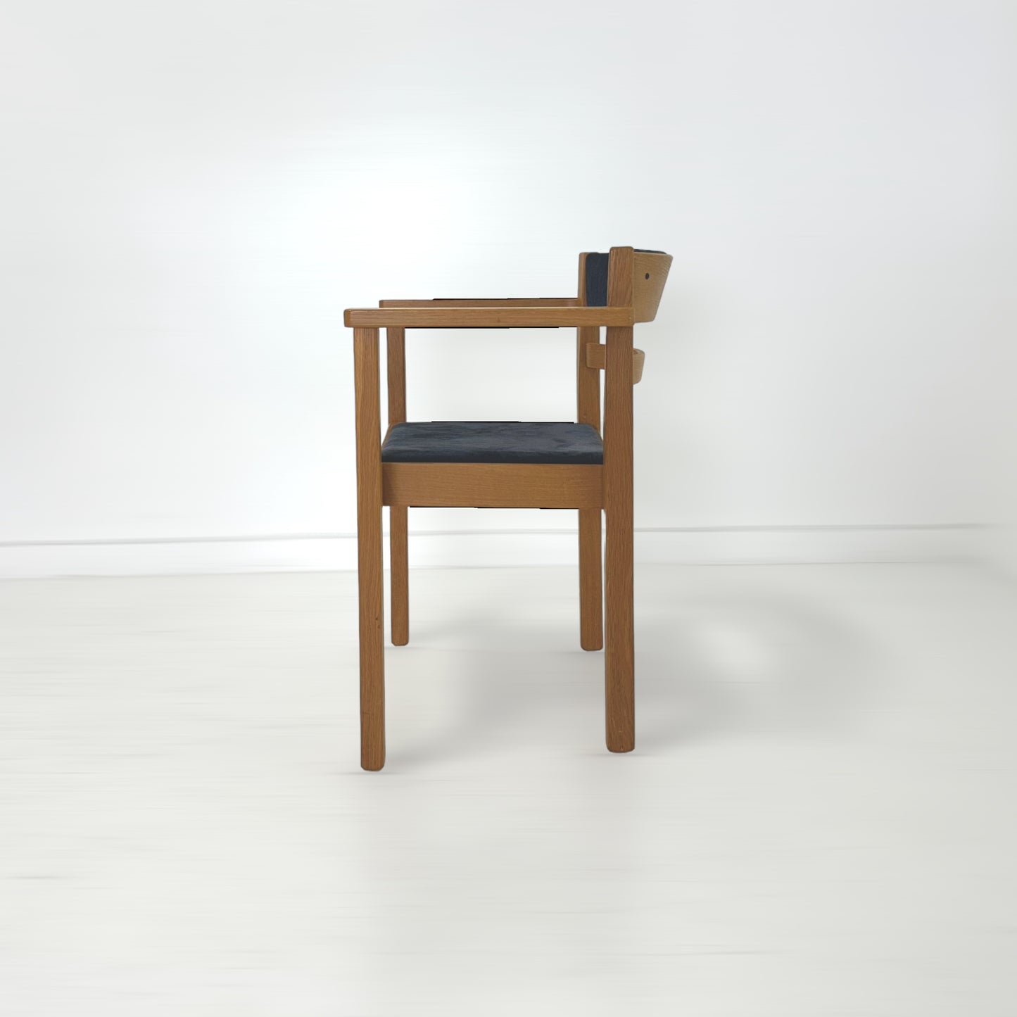 アームチェア Axel Larsson