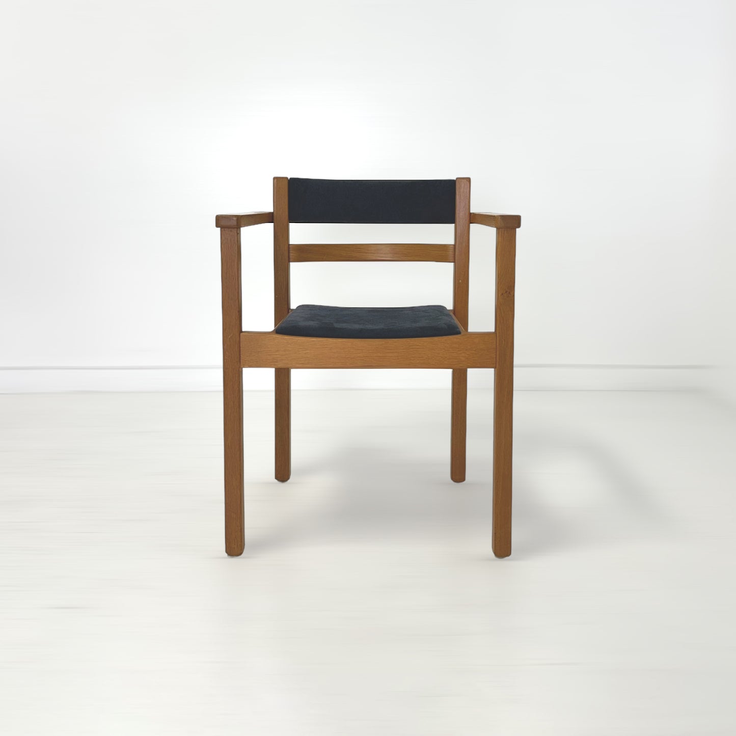 アームチェア Axel Larsson