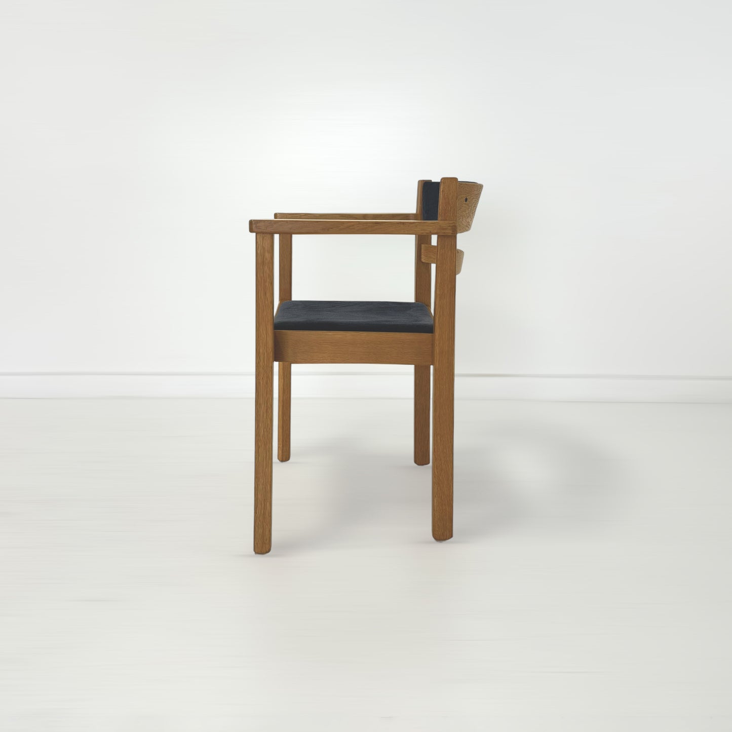 アームチェア Axel Larsson