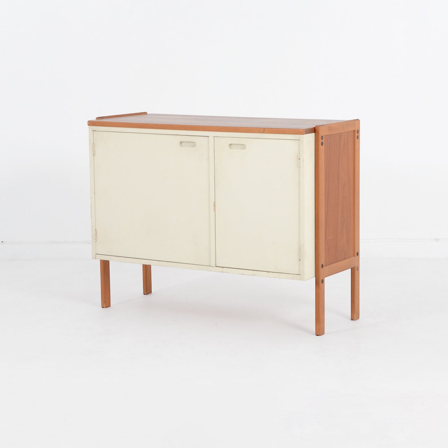 Tord Kempe ベースキャビネット