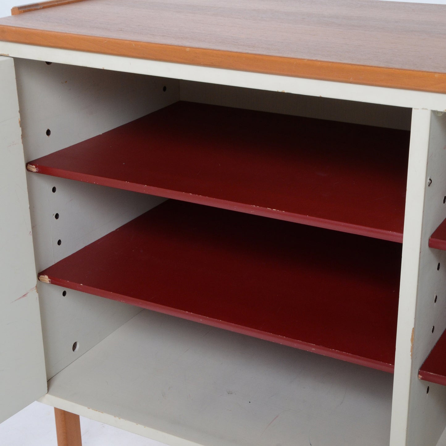 棚板：塗装剥がれ箇所がございます