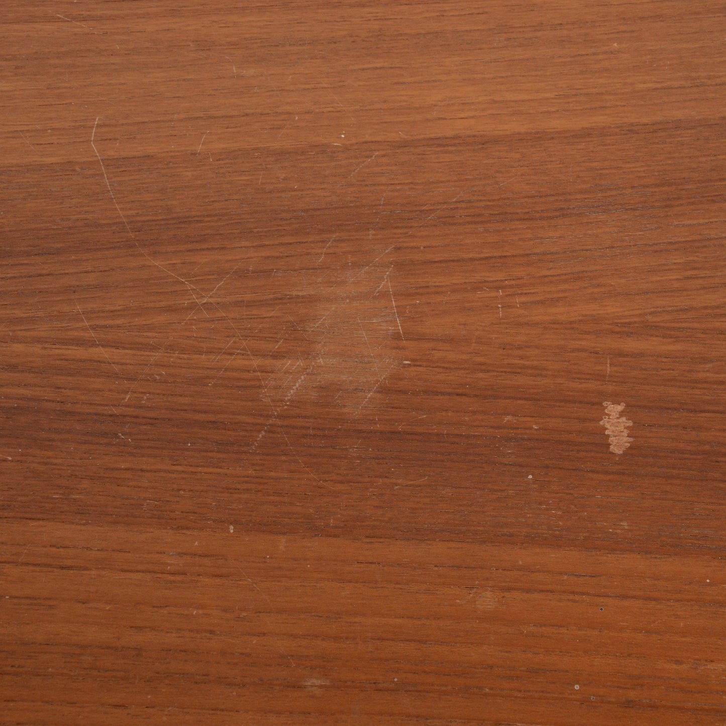 天面：傷が数箇所ございます