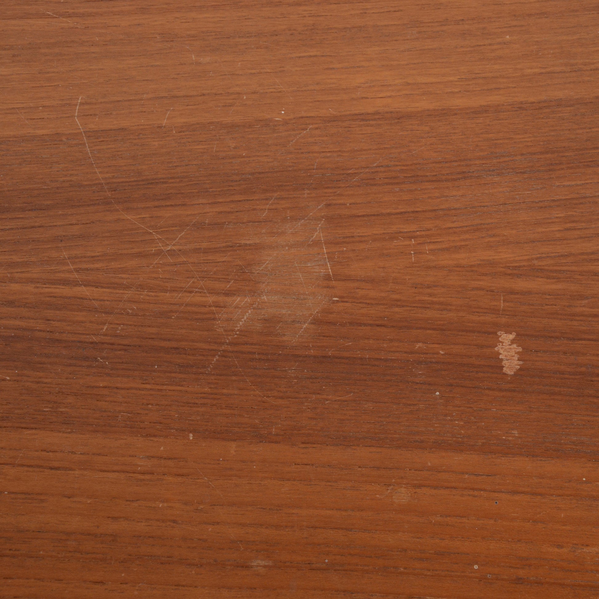 天面：傷が数箇所ございます