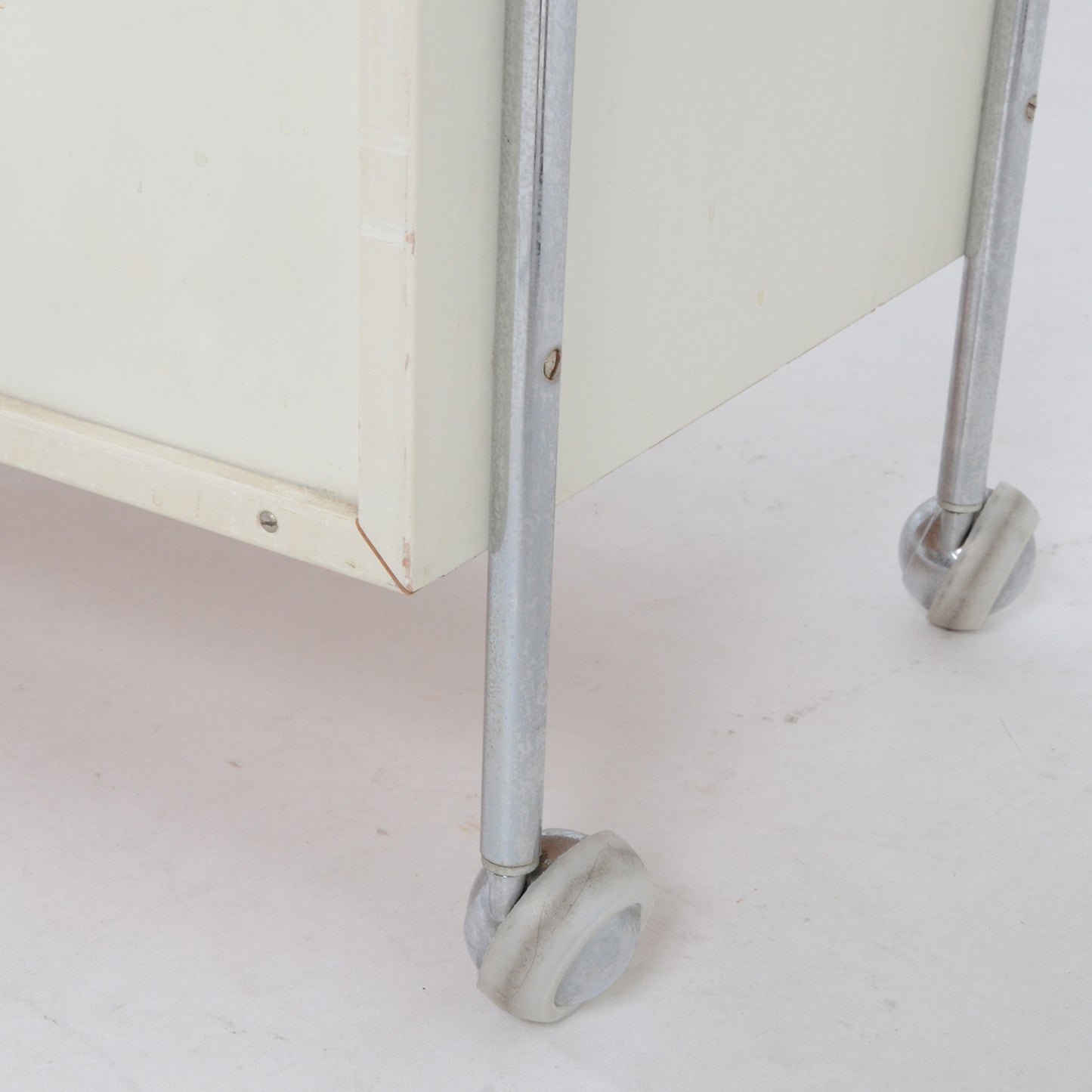 ワゴンチェスト