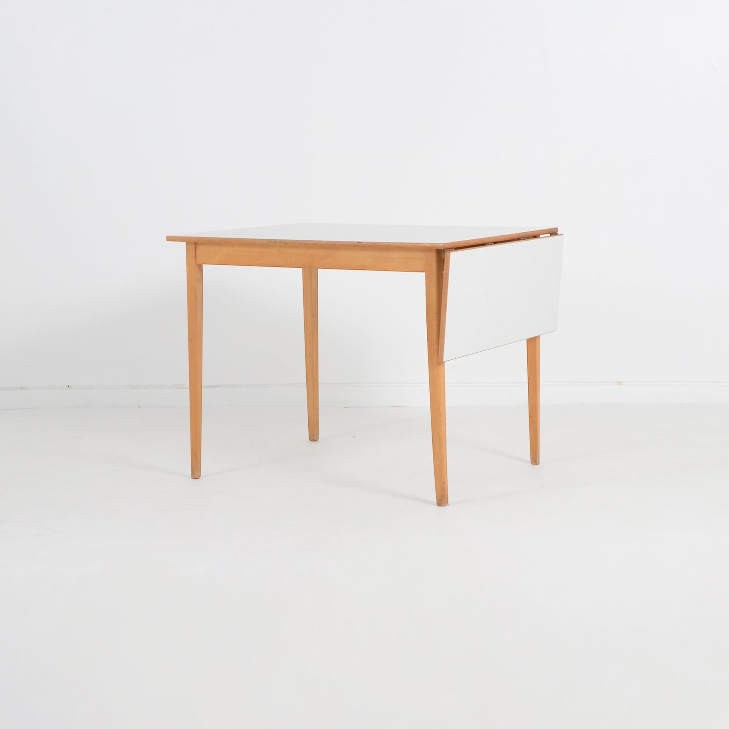 バタフライテーブル