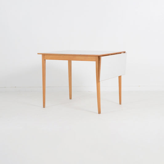 バタフライテーブル