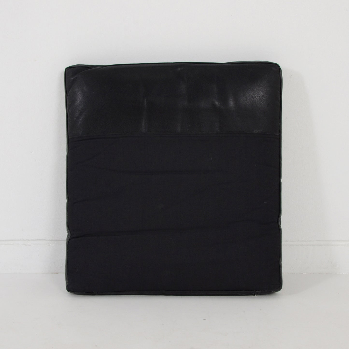 3シーターソファ ブラックレザー