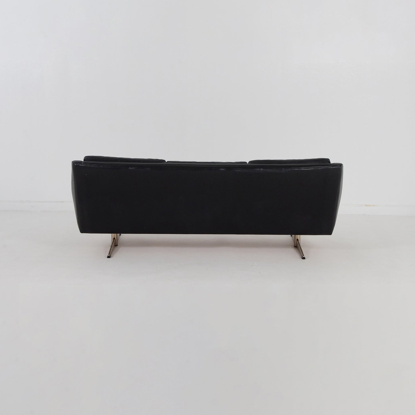 3シーターソファ ブラックレザー