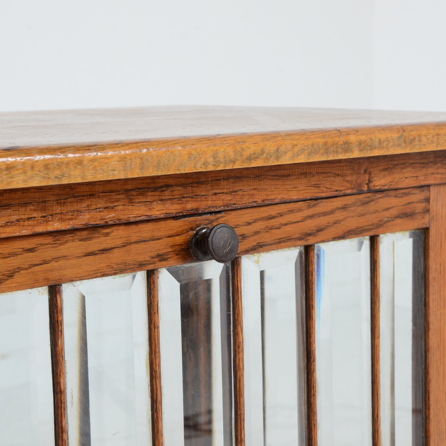 ガラスキャビネット