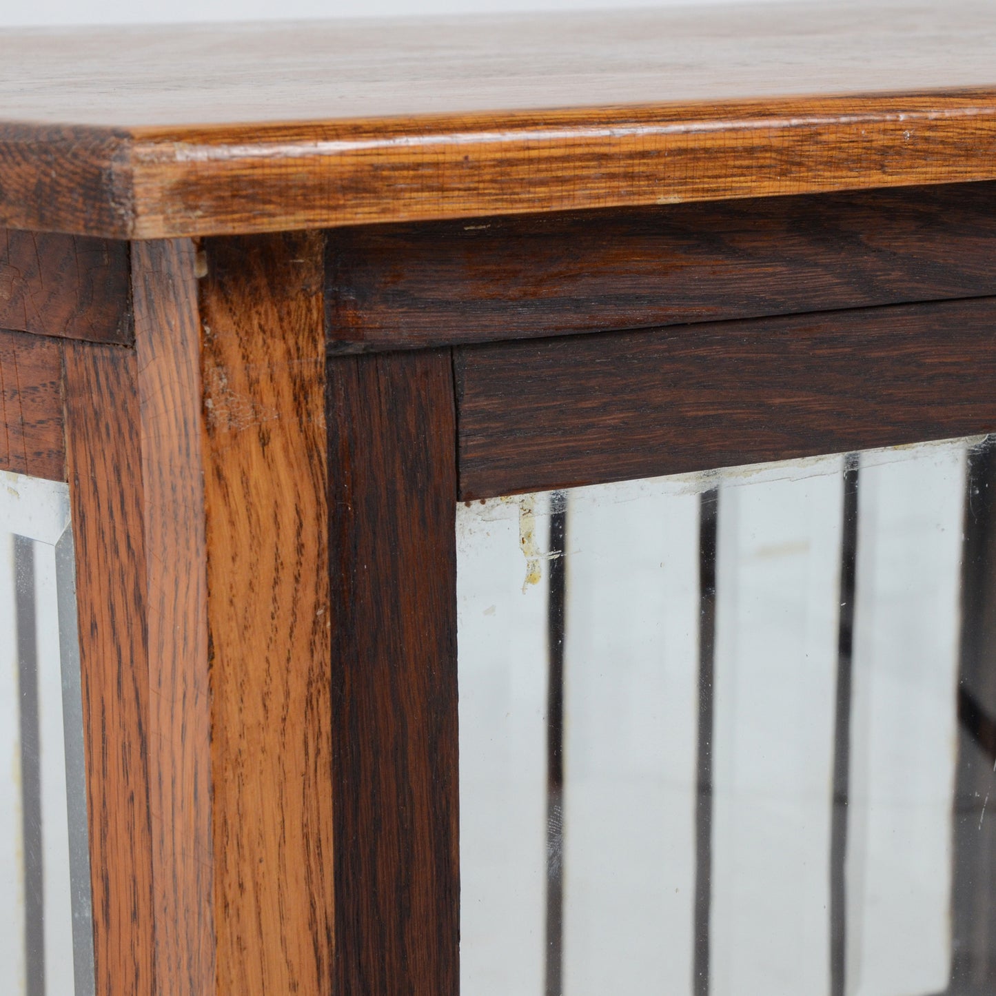 ガラスキャビネット