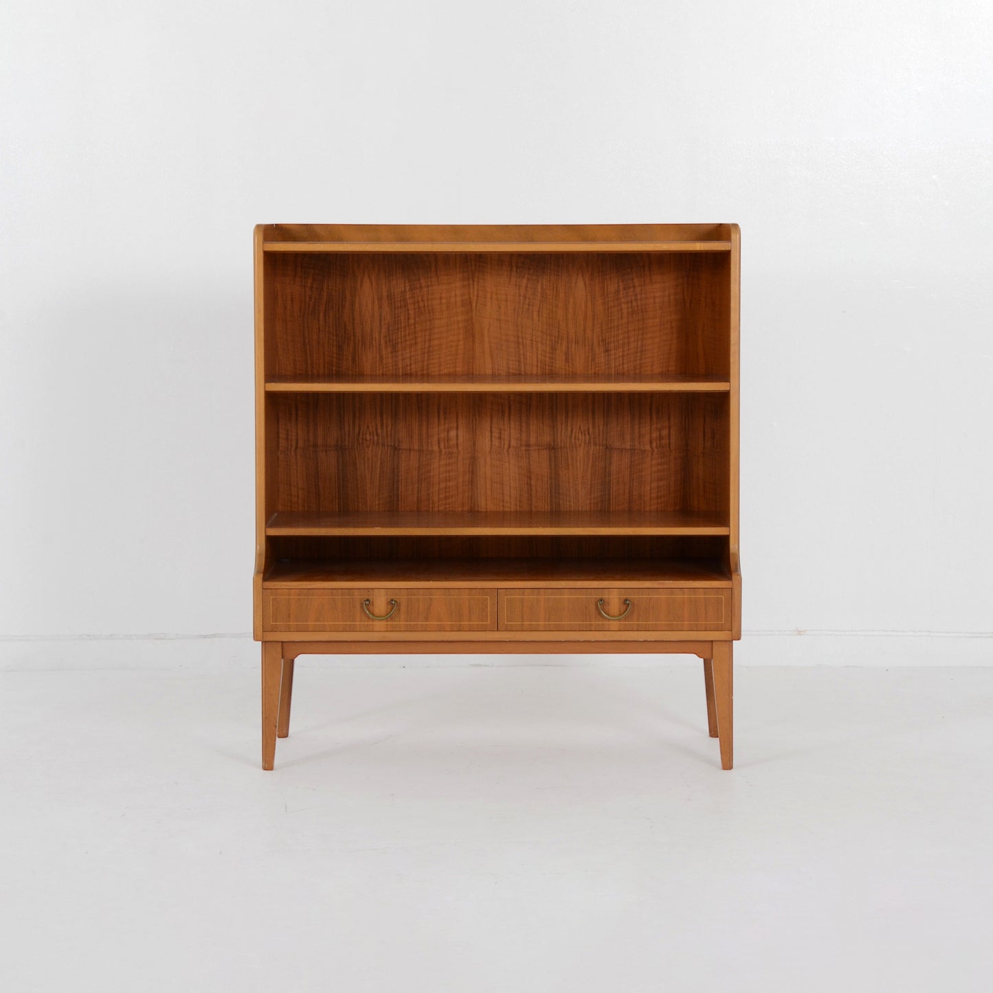 ブックシェルフ