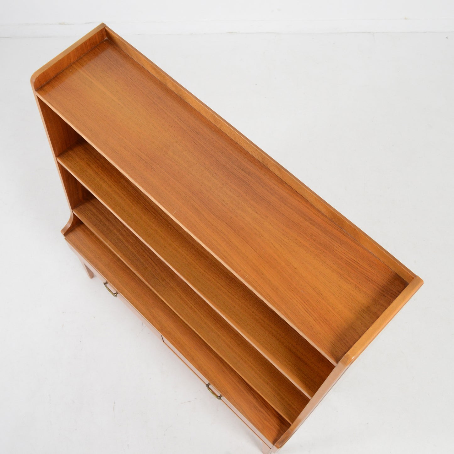 ブックシェルフ