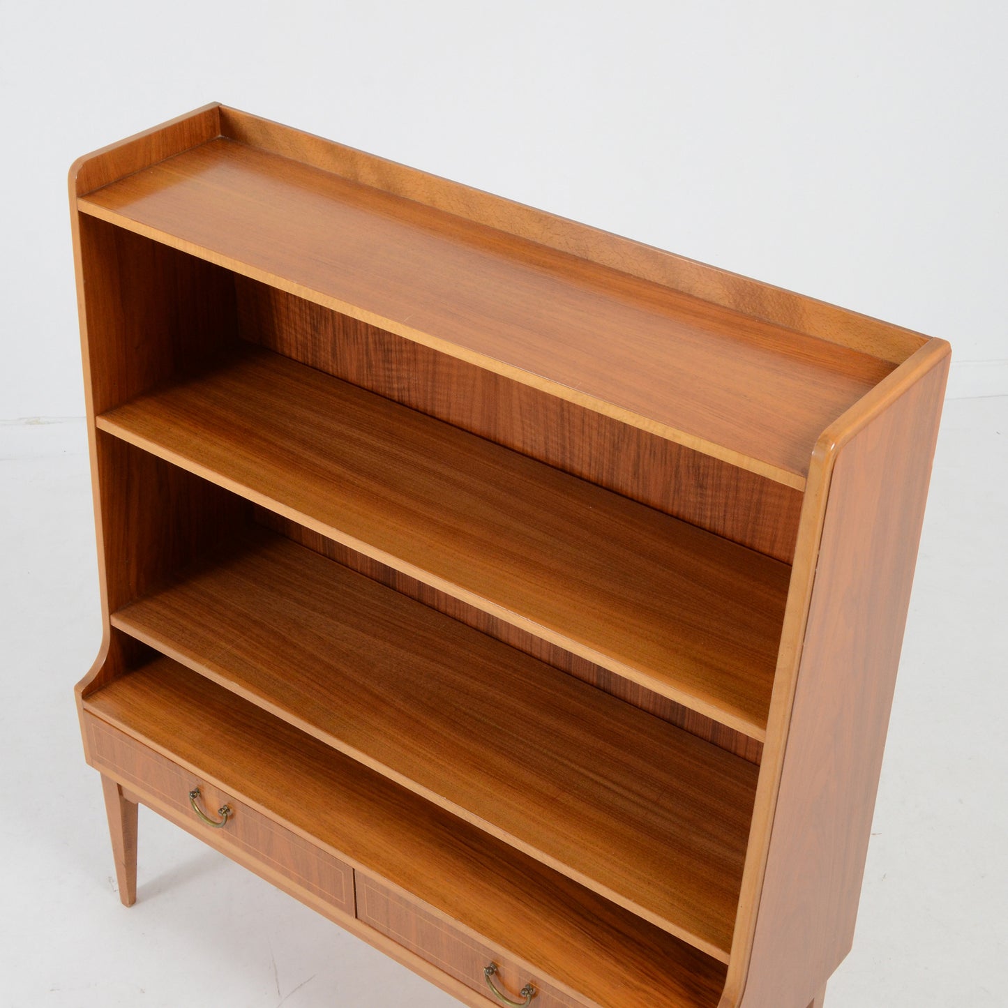 ブックシェルフ