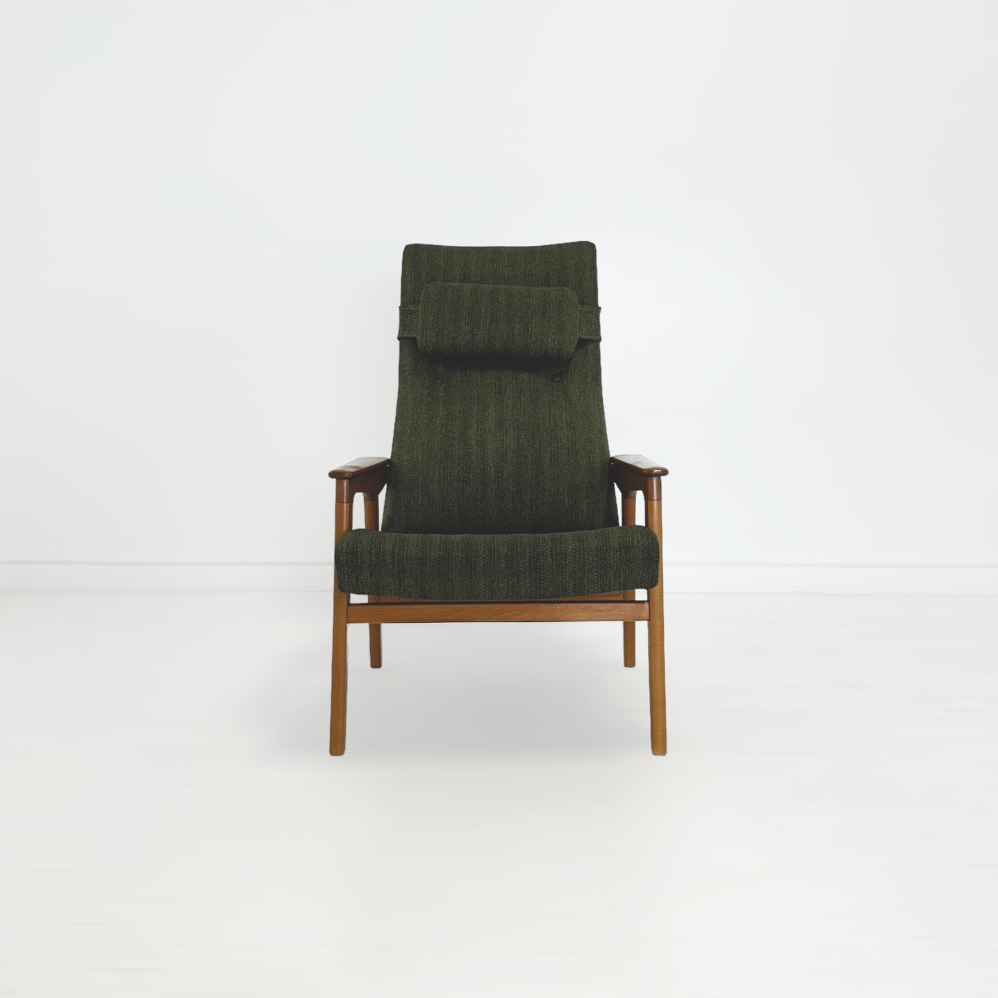 ハイバックチェア