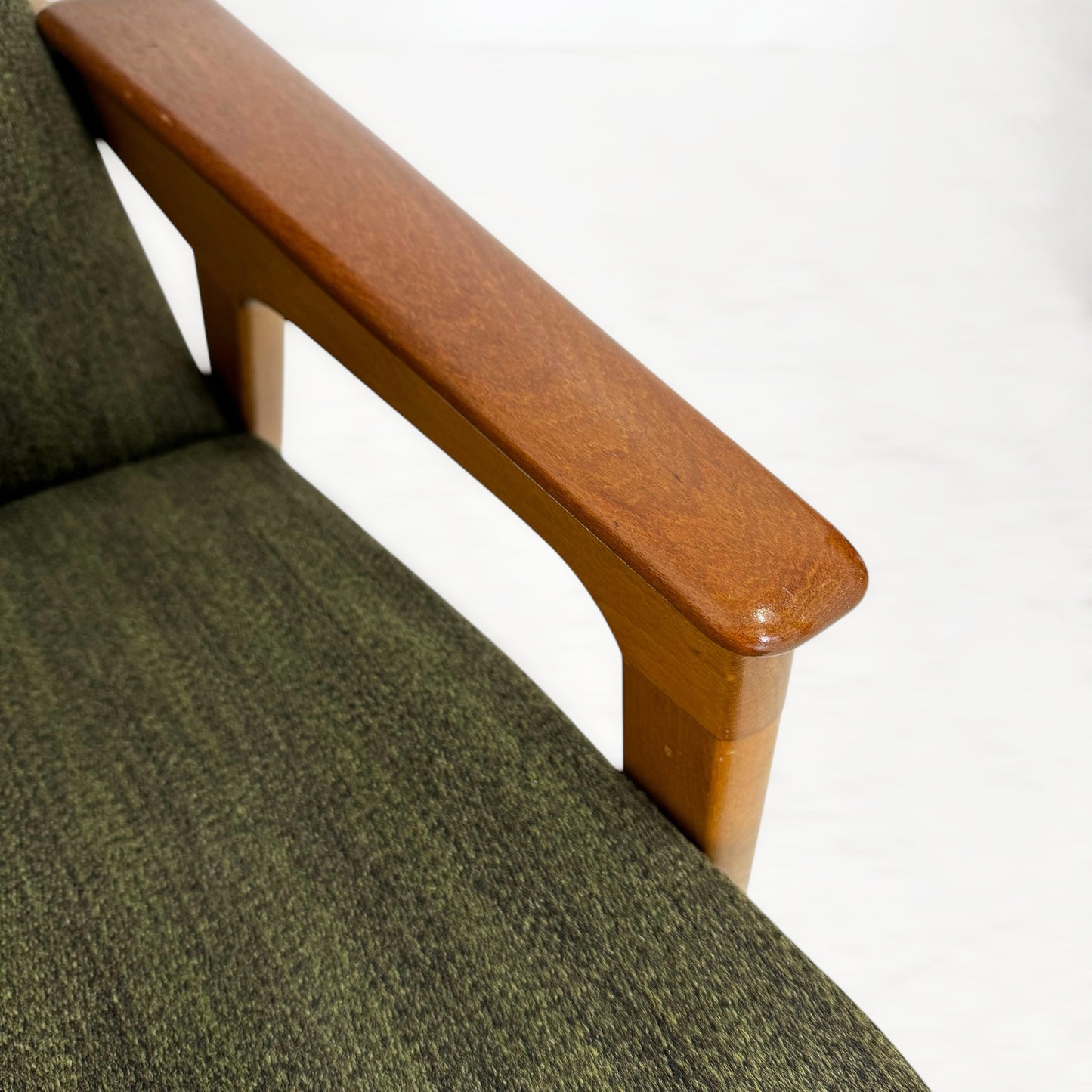 ハイバックチェア